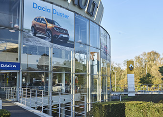 Devanture de la concession Dacia Plaine